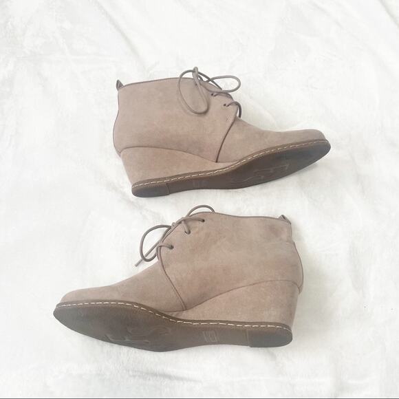 Franco Sarto Annabelle tan lace top wedge booties ankle size 9.5 heel suede - Picture 8 of 8